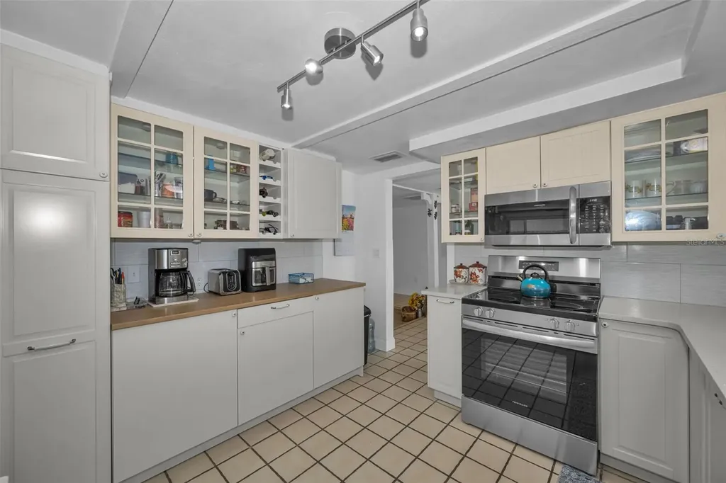 3325 Honeymoon Lane Holiday FL 34691