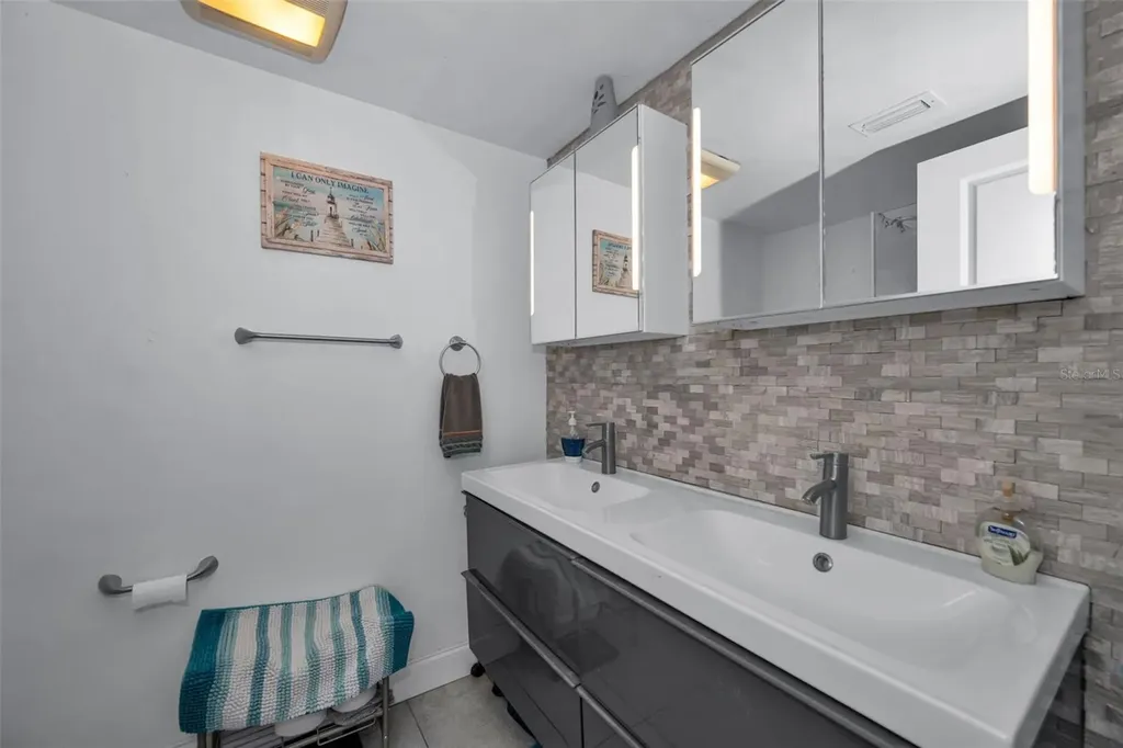 3325 Honeymoon Lane Holiday FL 34691