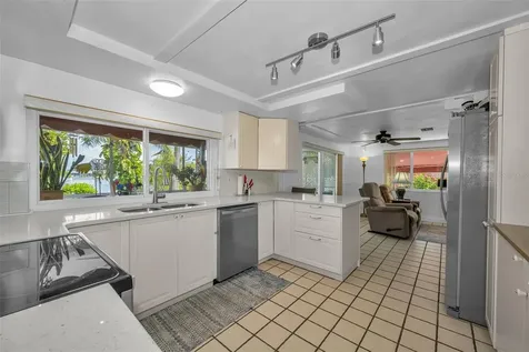 3325 Honeymoon Lane Holiday FL 34691