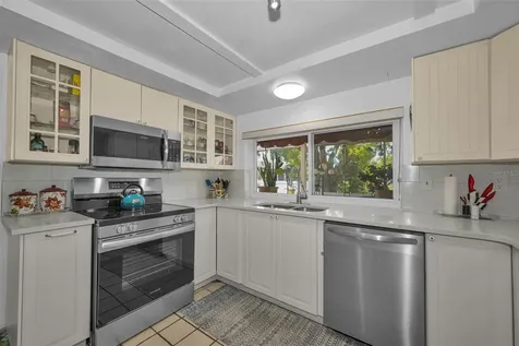 3325 Honeymoon Lane Holiday FL 34691