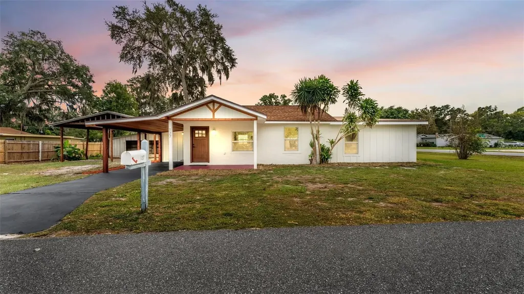 127 Colonial Drive Auburndale FL 33823
