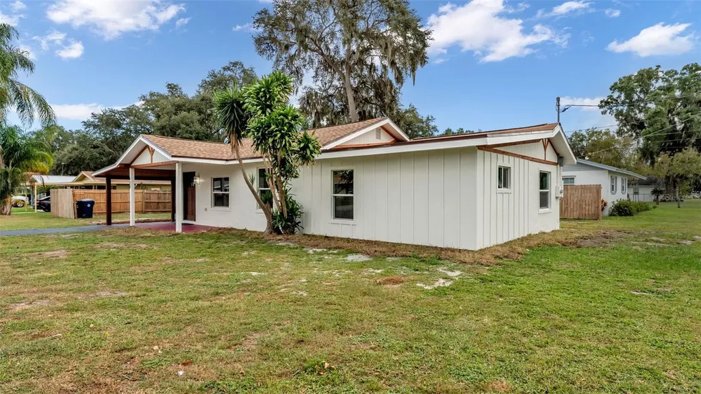 127 Colonial Drive Auburndale FL 33823