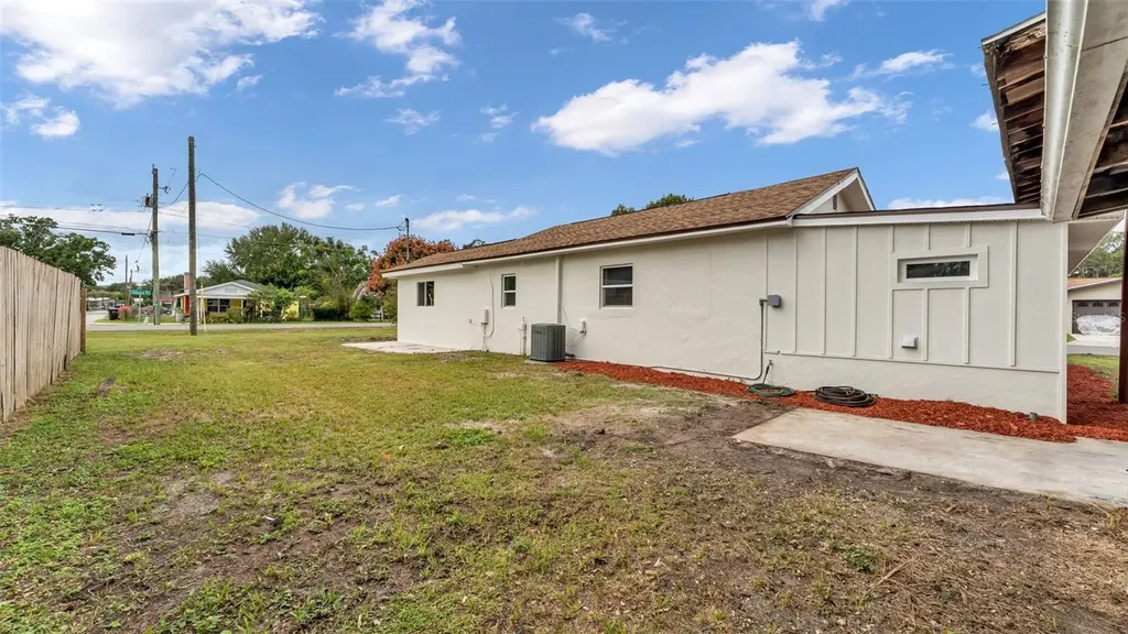 127 Colonial Drive Auburndale FL 33823
