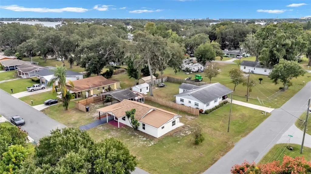 127 Colonial Drive Auburndale FL 33823