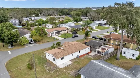 127 Colonial Drive Auburndale FL 33823