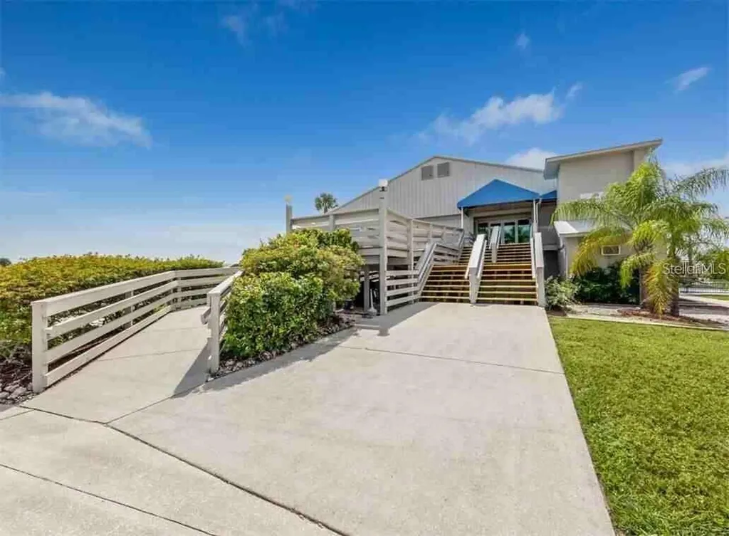717 Riverview Circle North Port FL 34287