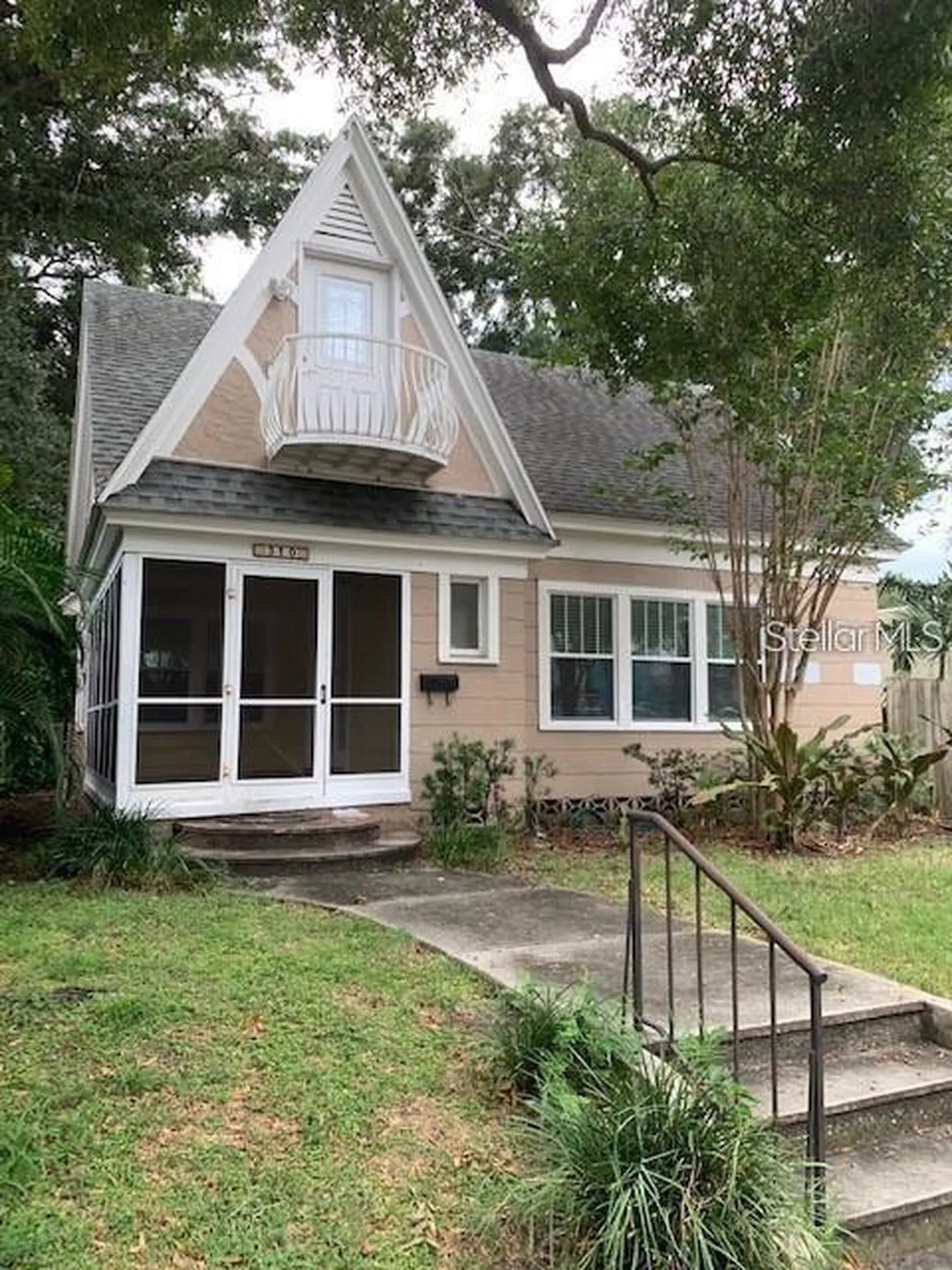 310 15th Avenue N St Petersburg FL 33704