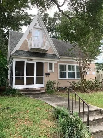 310 15th Avenue N St Petersburg FL 33704