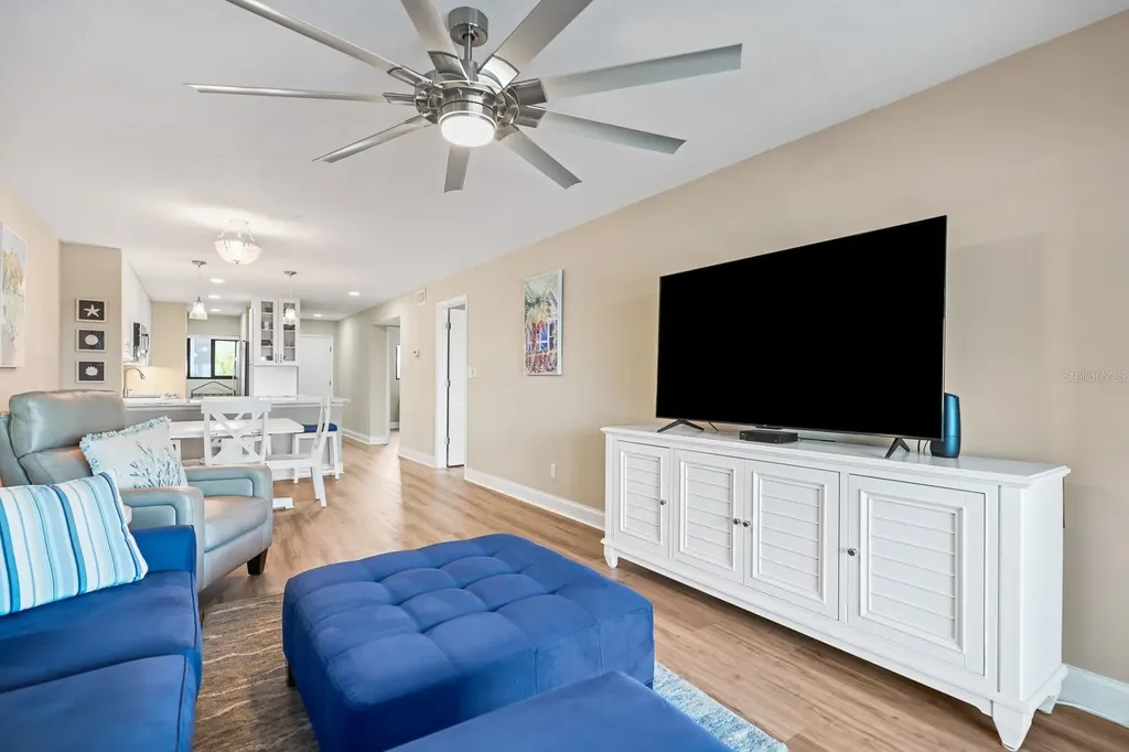 821 Bahia Del Sol Drive Ruskin FL 33570