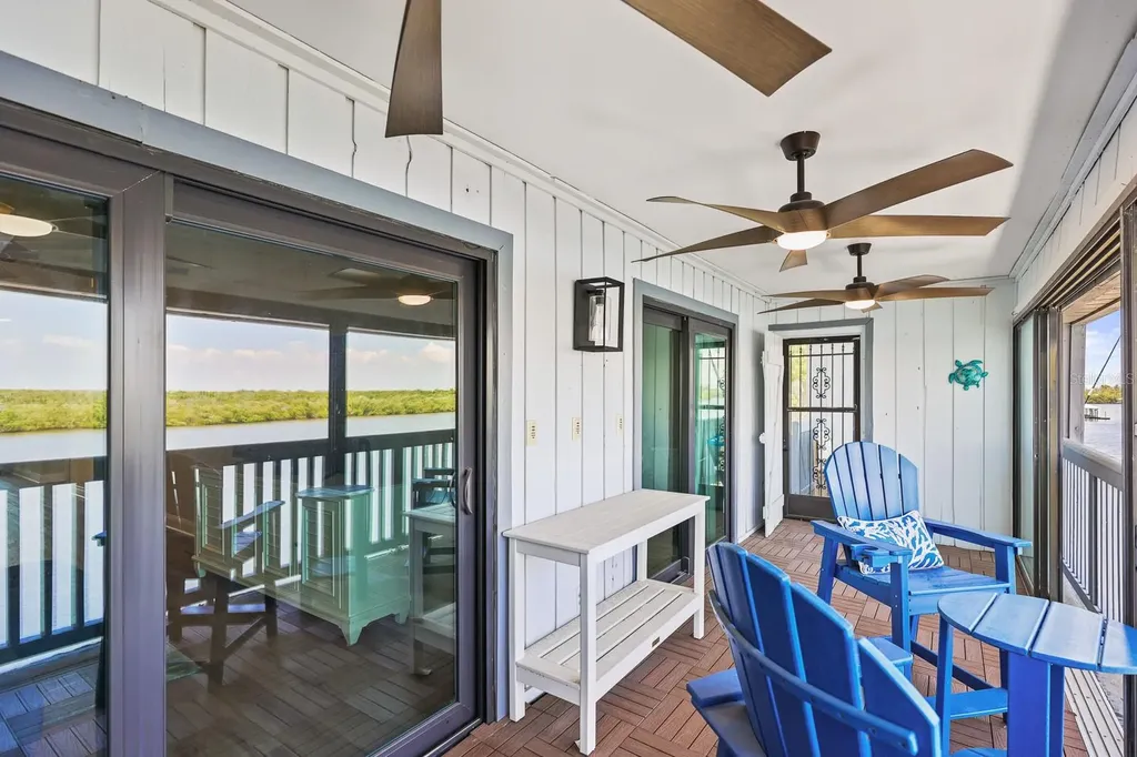 821 Bahia Del Sol Drive Ruskin FL 33570