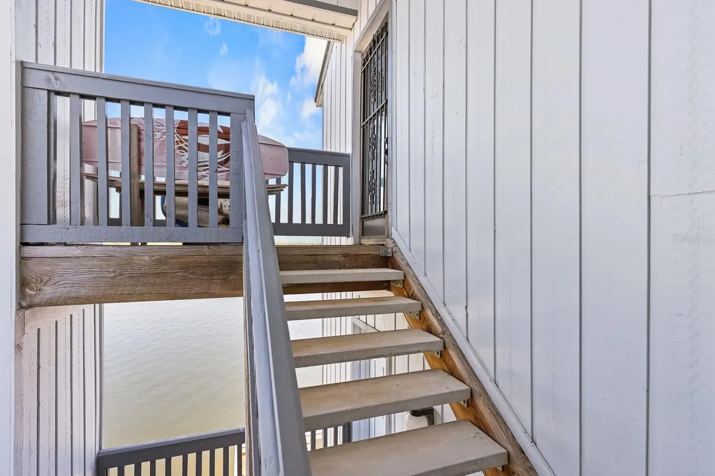 821 Bahia Del Sol Drive Ruskin FL 33570
