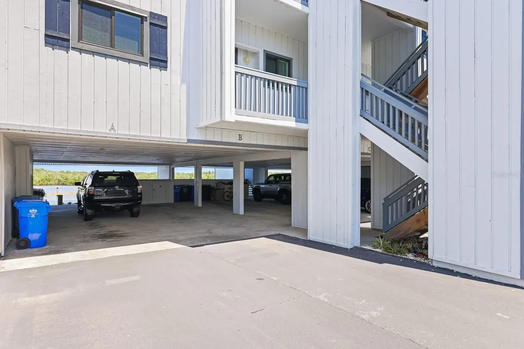 821 Bahia Del Sol Drive Ruskin FL 33570