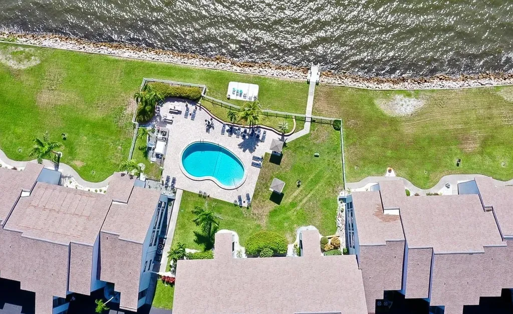 821 Bahia Del Sol Drive Ruskin FL 33570