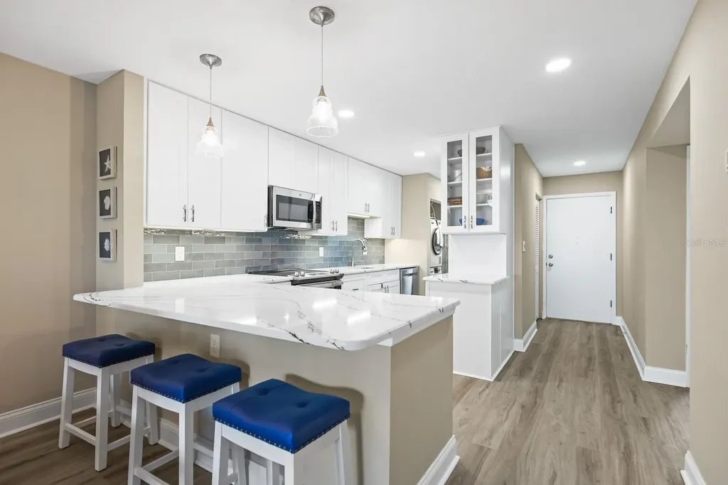 821 Bahia Del Sol Drive Ruskin FL 33570