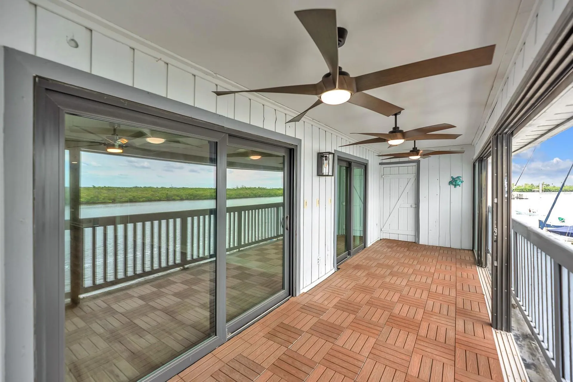 821 Bahia Del Sol Drive Ruskin FL 33570