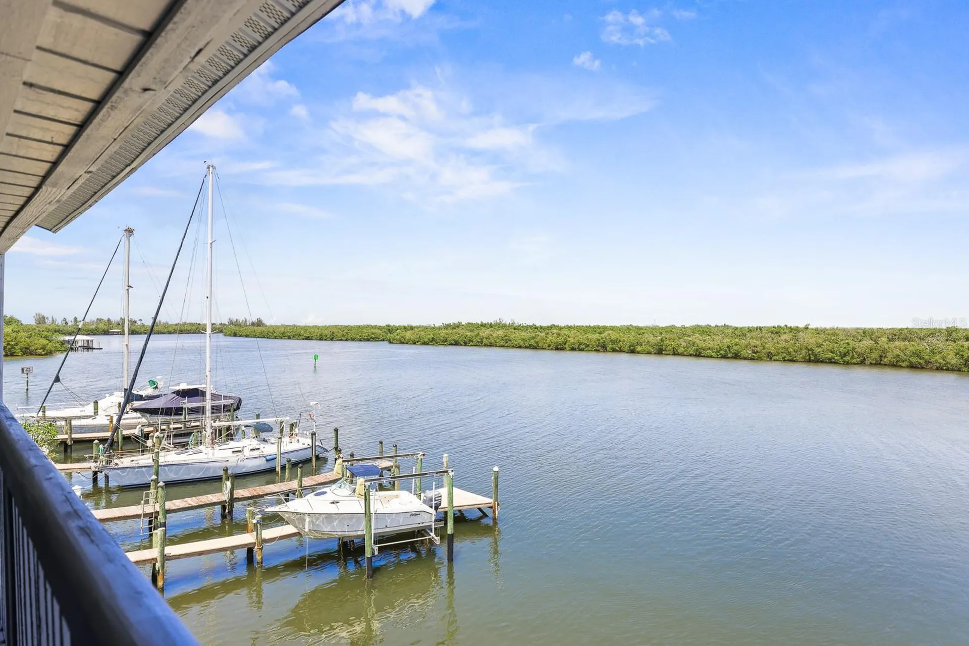 821 Bahia Del Sol Drive Ruskin FL 33570