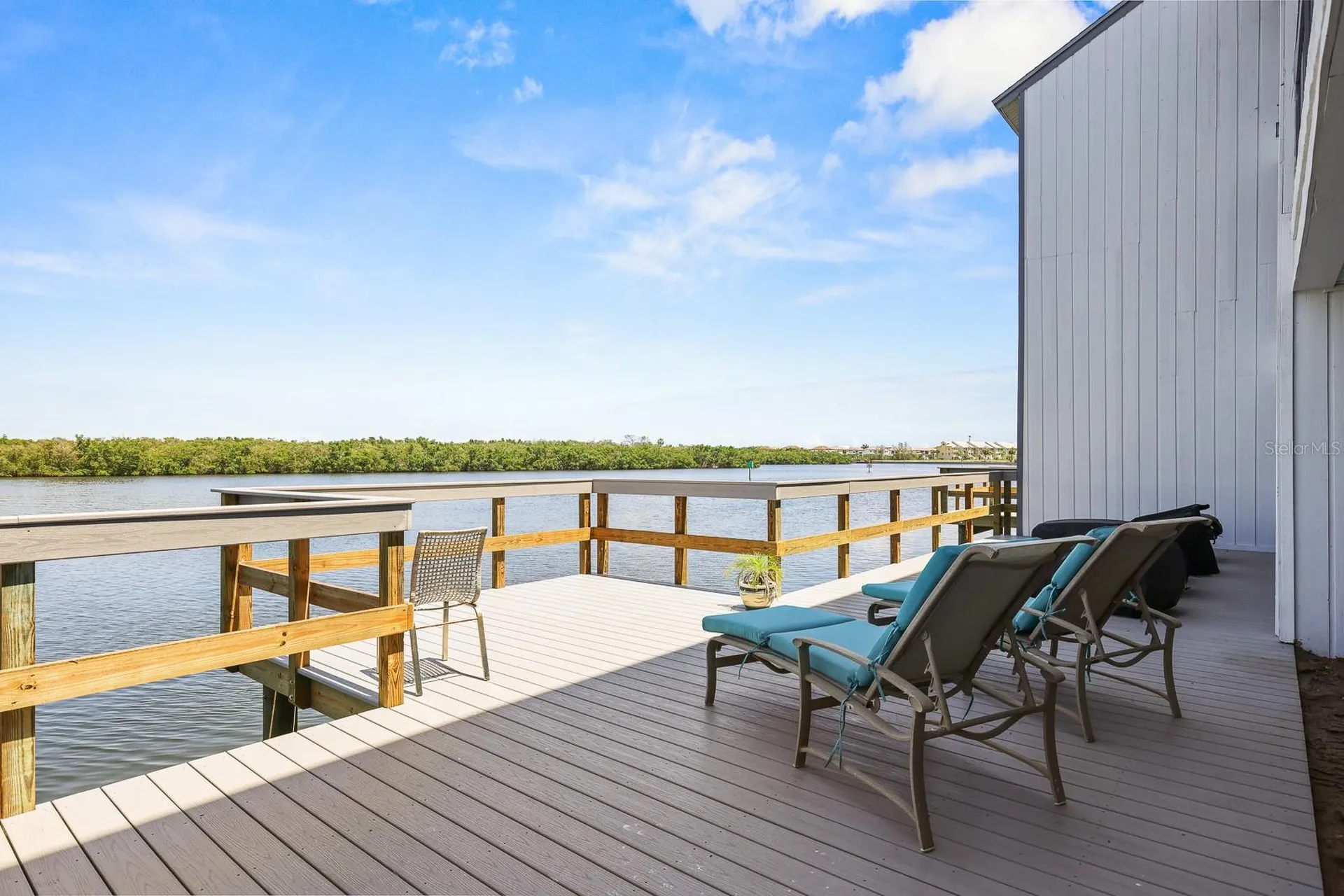 821 Bahia Del Sol Drive Ruskin FL 33570