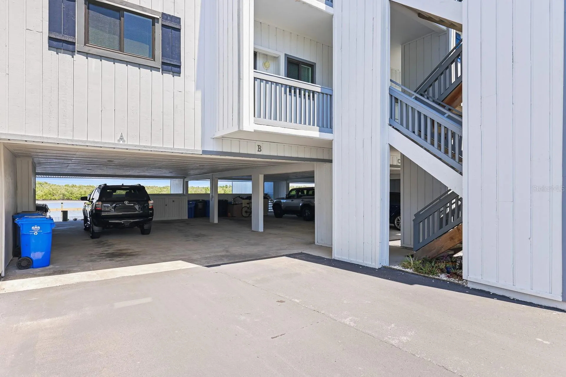 821 Bahia Del Sol Drive Ruskin FL 33570