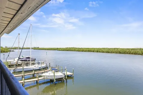 821 Bahia Del Sol Drive Ruskin FL 33570