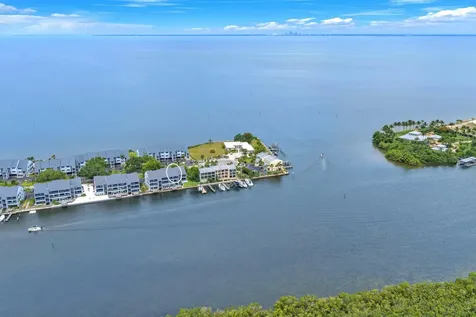 821 Bahia Del Sol Drive Ruskin FL 33570