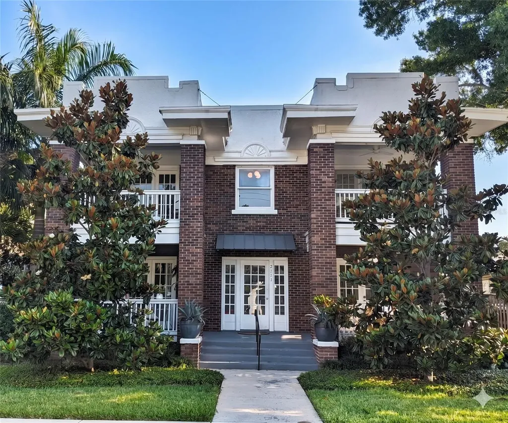 2111 W Southview Avenue Tampa FL 33606