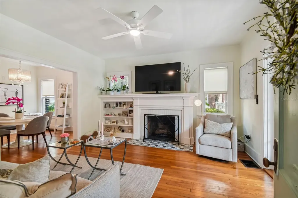 2111 W Southview Avenue Tampa FL 33606