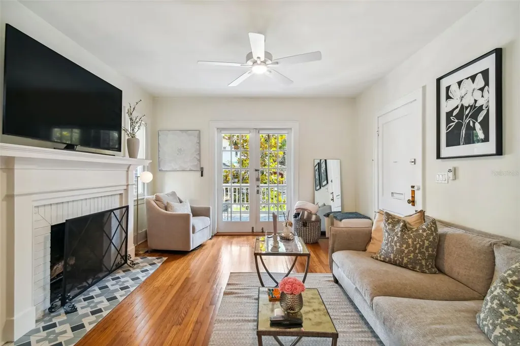2111 W Southview Avenue Tampa FL 33606