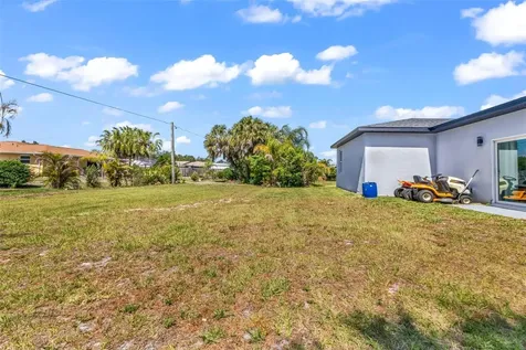 22561 Alcorn Avenue Port Charlotte FL 33952