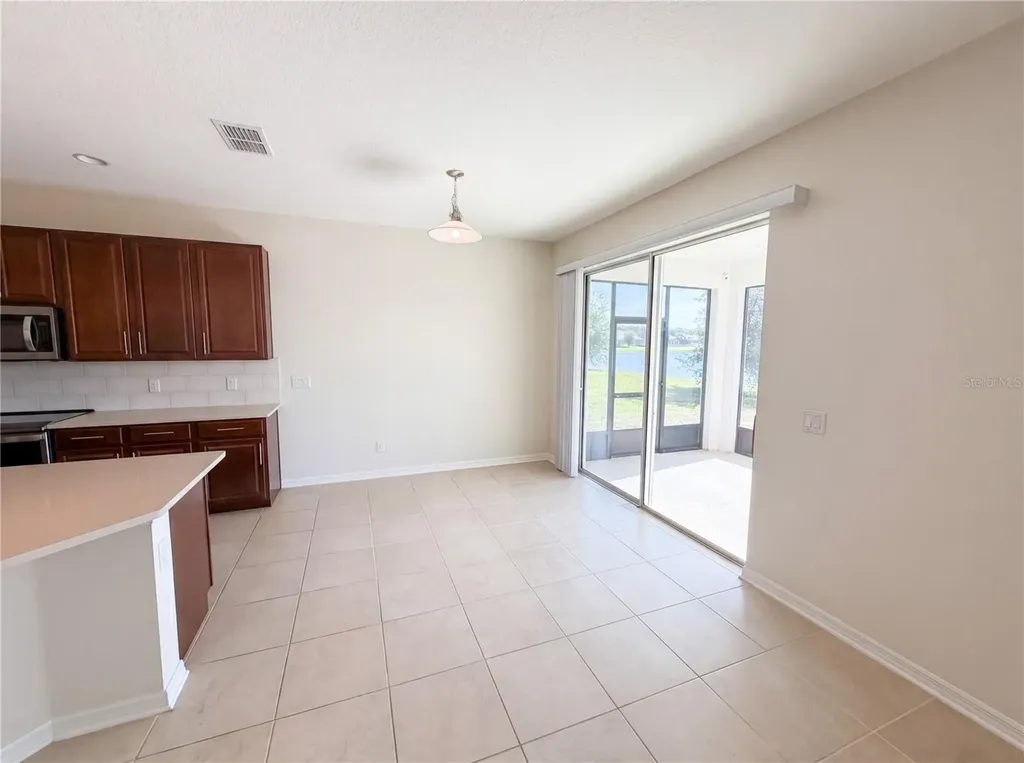 1811 Henley Street Magnolia Square FL 34771