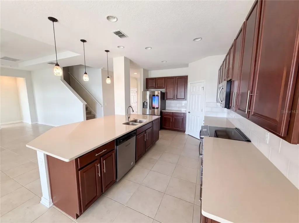 1811 Henley Street Magnolia Square FL 34771
