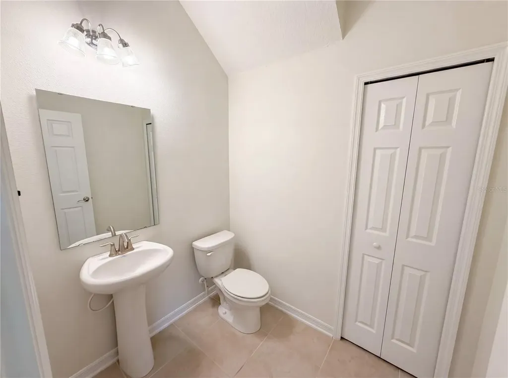 1811 Henley Street Magnolia Square FL 34771