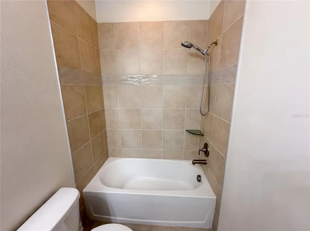 1811 Henley Street Magnolia Square FL 34771