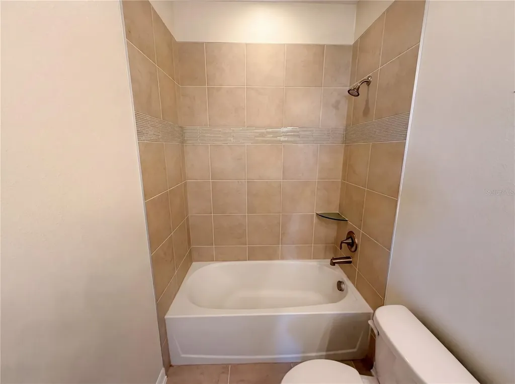 1811 Henley Street Magnolia Square FL 34771