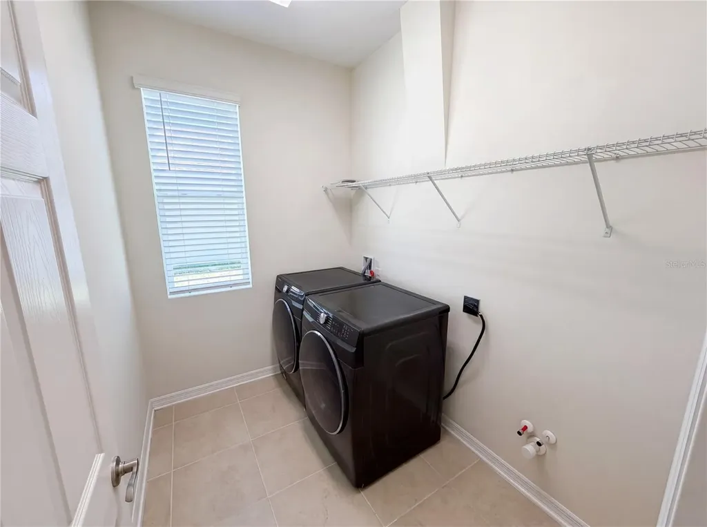 1811 Henley Street Magnolia Square FL 34771