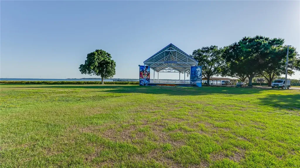 105 Mobbly Bay Drive Oldsmar FL 34677