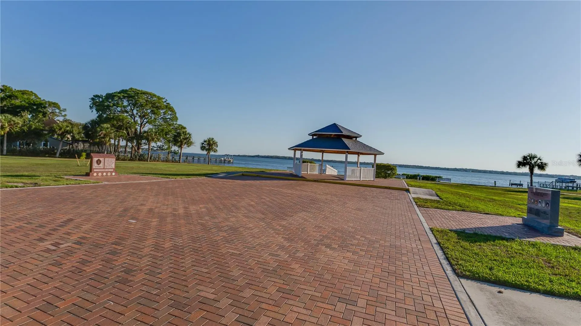 105 Mobbly Bay Drive Oldsmar FL 34677