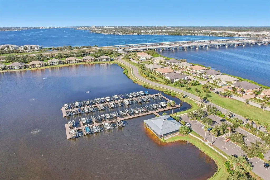 931 Tidewater Shores Loop Bradenton FL 34208