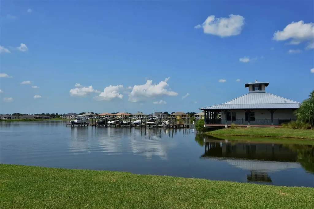931 Tidewater Shores Loop Bradenton FL 34208