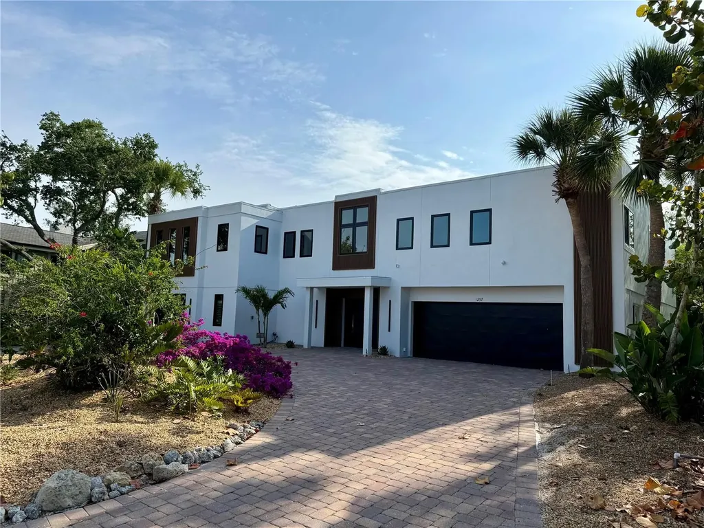 1257 Tree Bay Lane Sarasota FL 34242