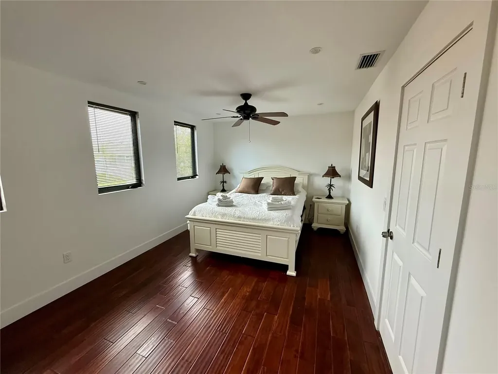 1257 Tree Bay Lane Sarasota FL 34242