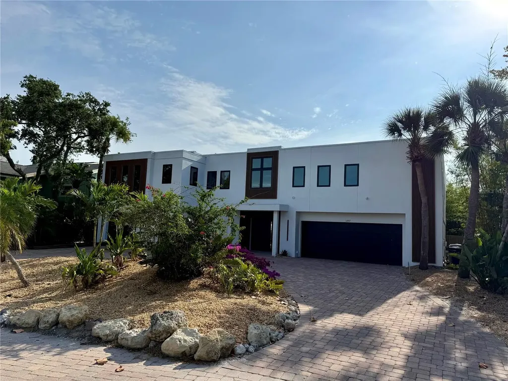 1257 Tree Bay Lane Sarasota FL 34242