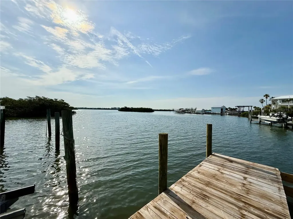 1257 Tree Bay Lane Sarasota FL 34242