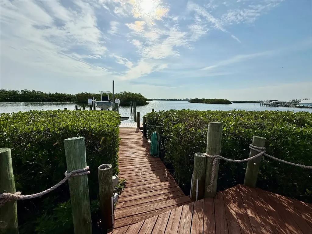 1257 Tree Bay Lane Sarasota FL 34242
