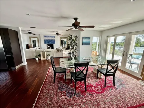 1257 Tree Bay Lane Sarasota FL 34242