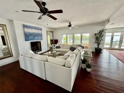 1257 Tree Bay Lane Sarasota FL 34242