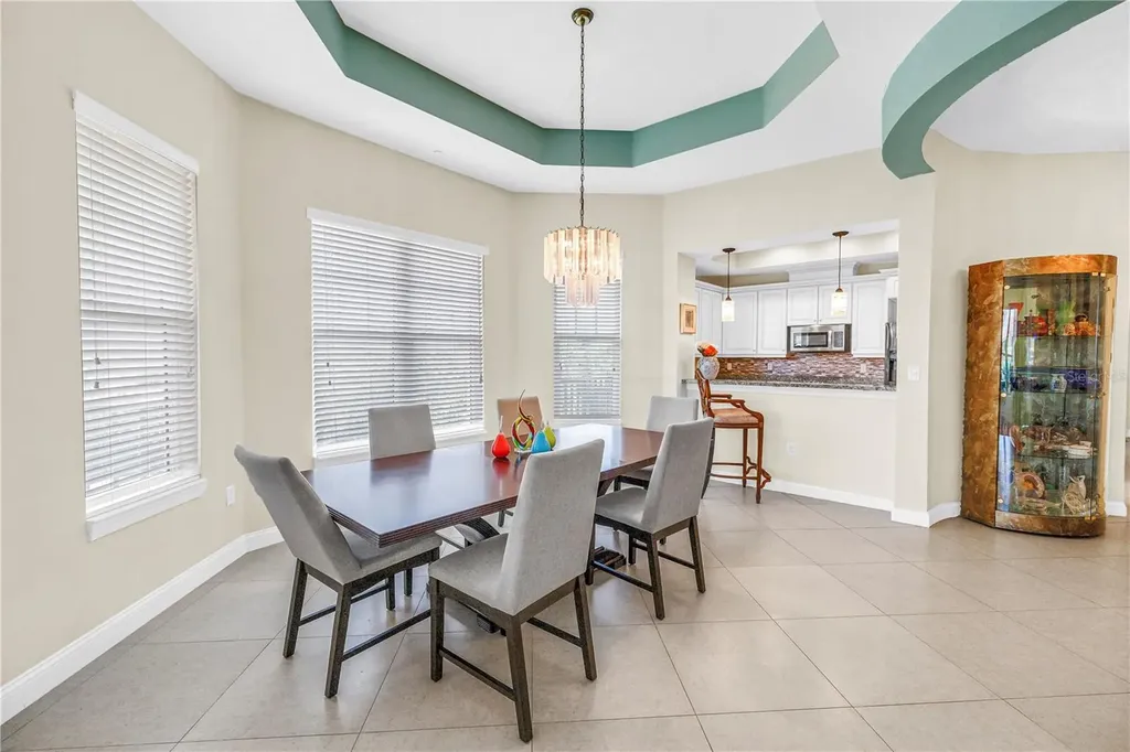 10 Franklin Court S St Petersburg FL 33711