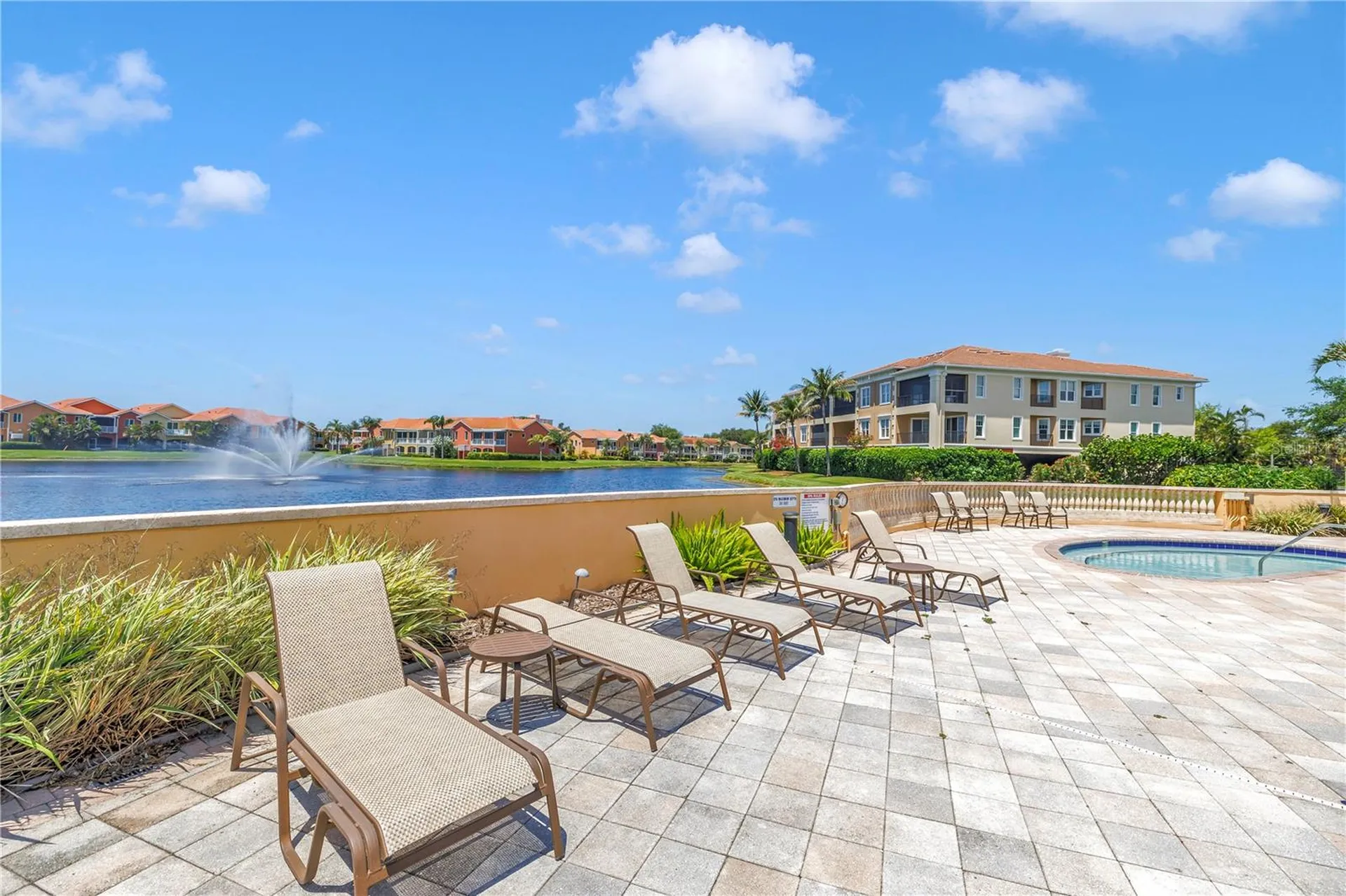 10 Franklin Court S St Petersburg FL 33711