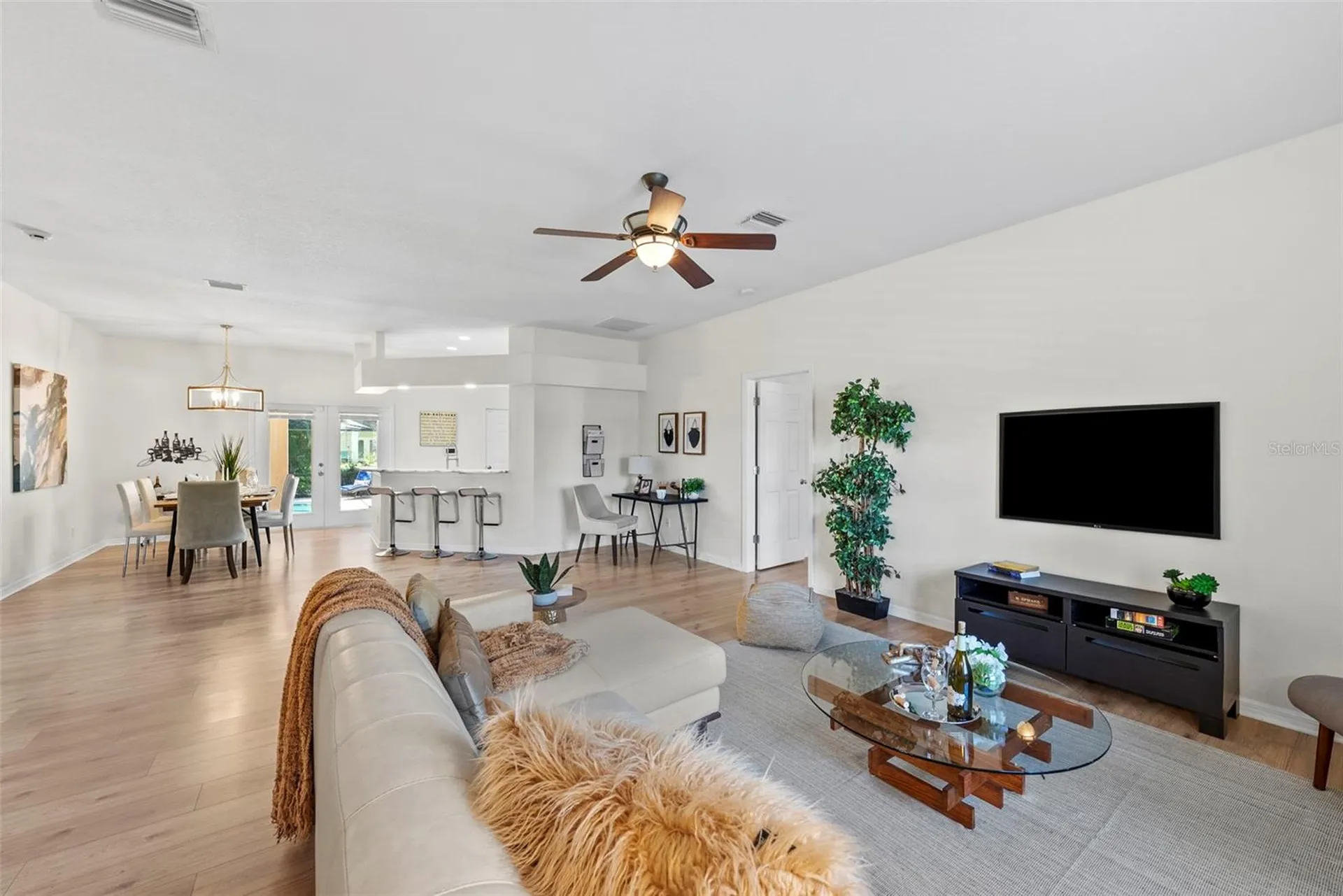 350 47th Avenue N St Petersburg FL 33703