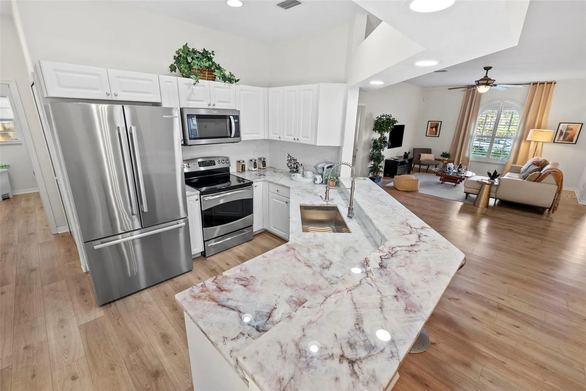 350 47th Avenue N St Petersburg FL 33703