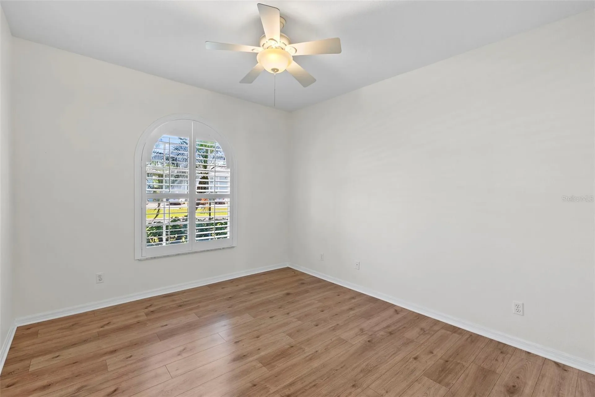 350 47th Avenue N St Petersburg FL 33703